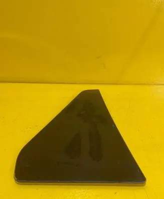 Hyundai Santa Fe Front triangle window/glass 