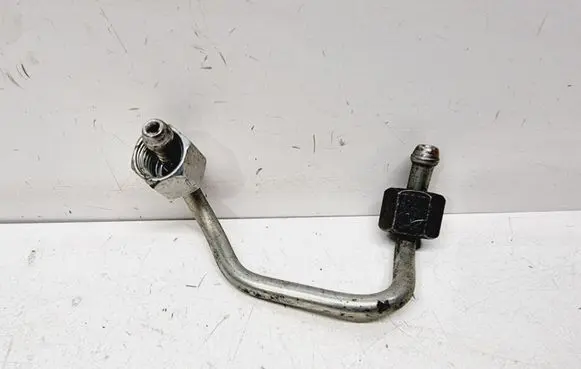Volvo XC60 Fuel injector supply line/pipe 31303505