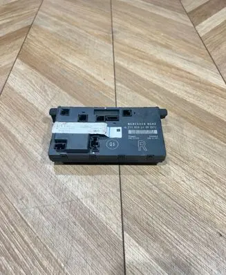 Mercedes-Benz E W211 Door central lock control unit/module 2198200426