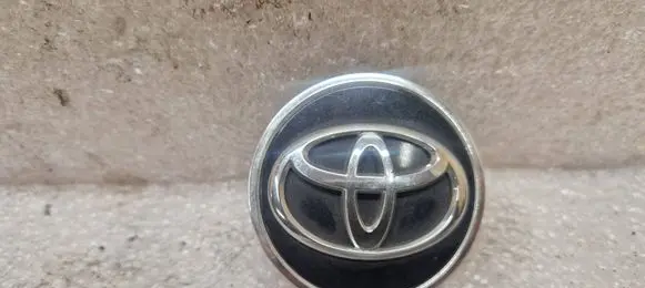 Toyota Avensis T270 Original wheel cap 