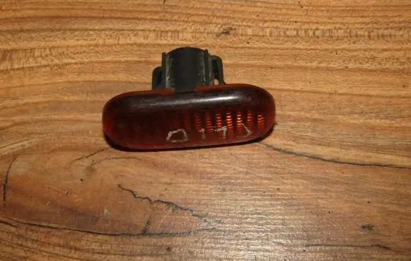 Renault Clio II Front fender indicator light