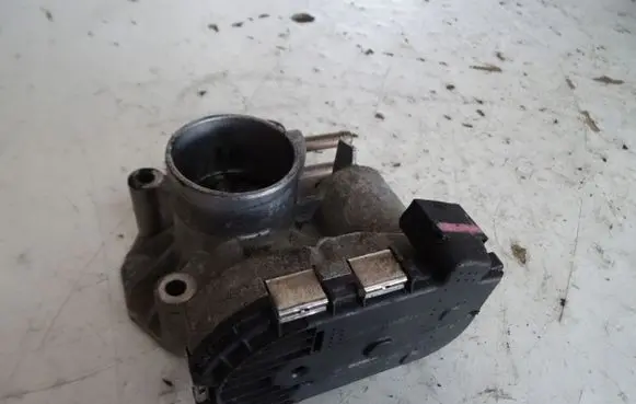 Toyota Yaris Throttle valve 220300Q010