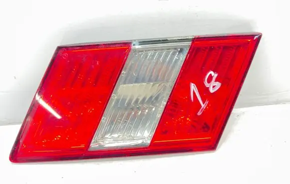 Tailgate rear/tail lights