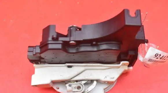 Mitsubishi Lancer VIII Front door lock