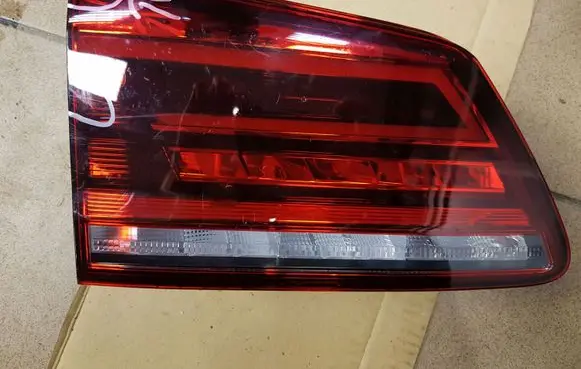Volkswagen Golf Sportsvan Tailgate rear/tail lights 510945093N