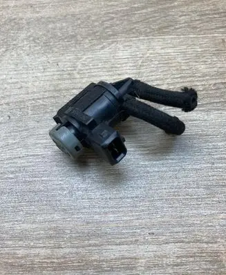 Volkswagen PASSAT B5 Turbo solenoid valve 1J0906283A