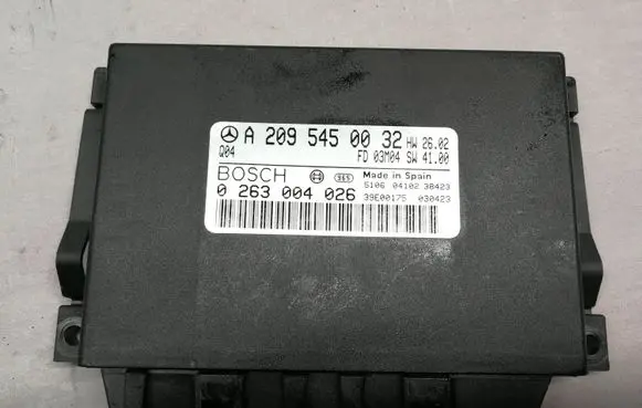Mercedes-Benz C W203 Parking PDC control unit/module A2095450032