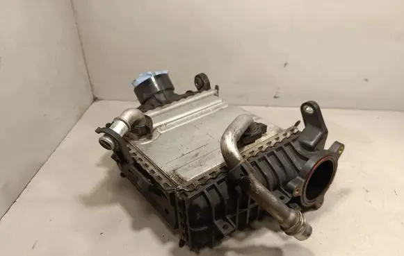 Mercedes-Benz E W213 Intercooler radiator A6540900100