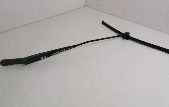 Skoda Octavia Mk2 (1Z) Front wiper blade arm 1Z1955410A