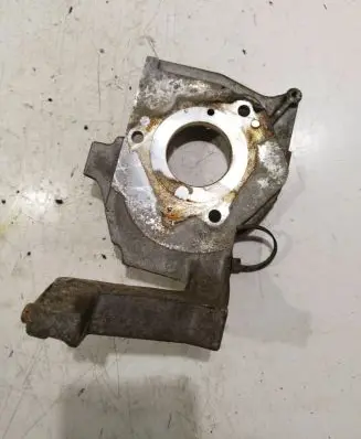 Engine mounting bracket