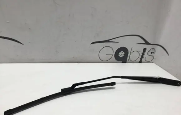 Front wiper blade arm