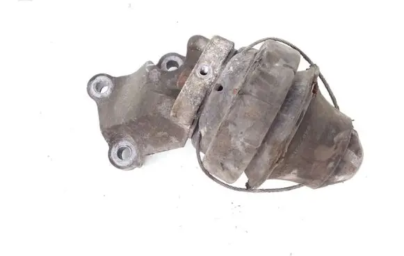 Volvo V70 Engine mount bracket 9161141