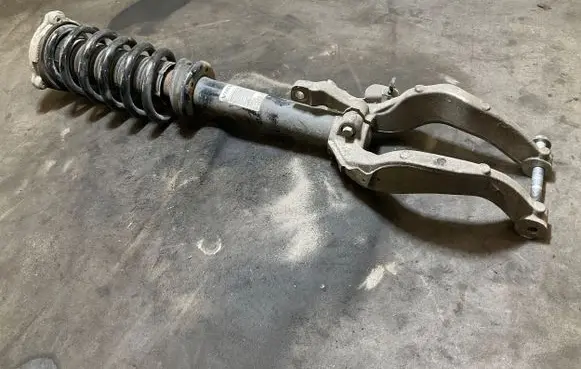 Volvo XC90 Front shock absorber/damper 31658004