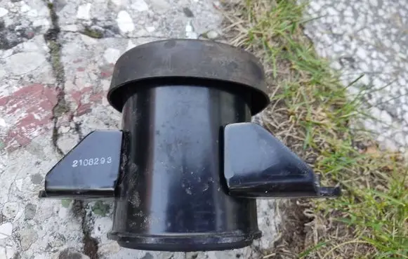 Nissan Leaf II (ZE1) Engine mount bracket