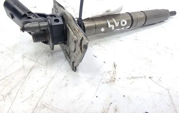Volkswagen Phaeton Fuel injector 059130277AN