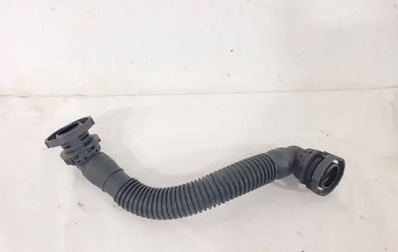 Volkswagen PASSAT B7 Breather hose/pipe 03L103493AE