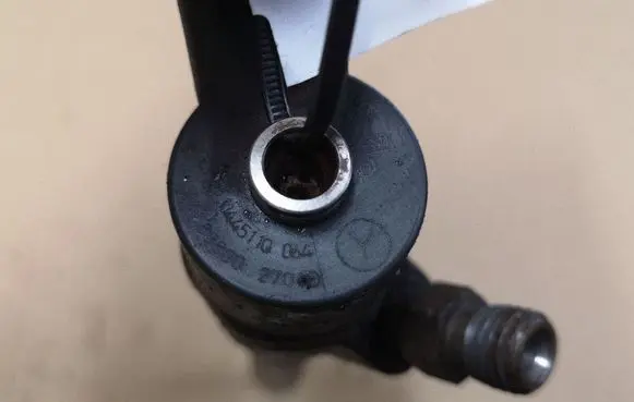 Hyundai Tucson JM Fuel injector 0445110064
