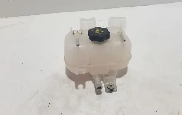Chrysler Pacifica Coolant expansion tank/reservoir 68217323AA