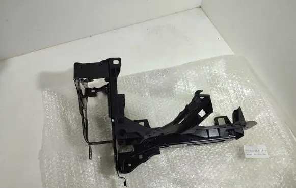 BMW 6 F12 F13 Headlight/headlamp mounting bracket 51647211519 7211519