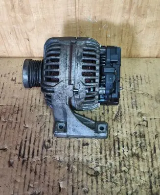 Volvo XC90 Generator/alternator 30667787 0124525060