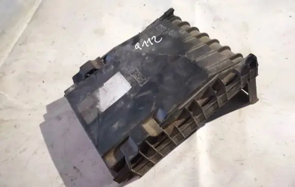 Volkswagen Golf VI Fuse box cover 1k0937132f 1k0937132g