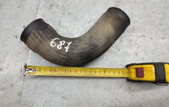 Volkswagen PASSAT B5 Engine coolant pipe/hose