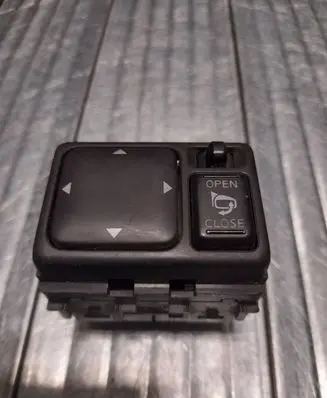 Nissan X-Trail T30 Wing mirror switch