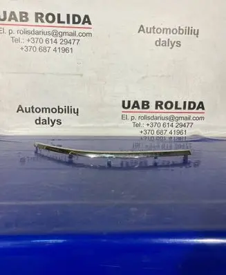Front bumper splitter molding