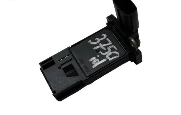 Toyota Land Cruiser (J200) Mass air flow meter 2220451010 8306