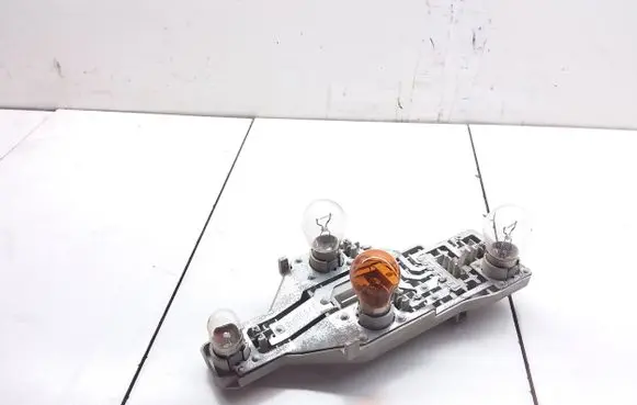 Skoda Octavia Mk2 (1Z) Tail light bulb cover holder 1Z9945257