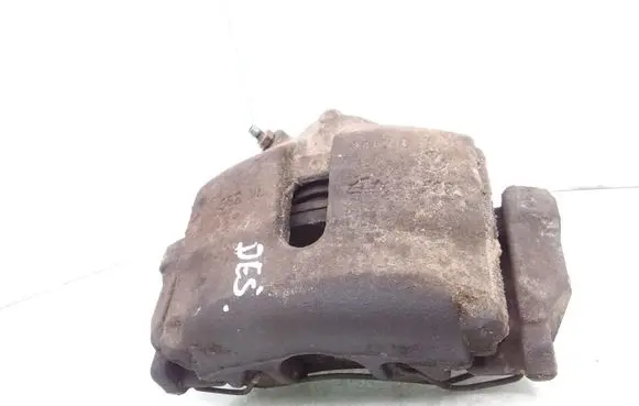 Volkswagen PASSAT B7 Front brake caliper
