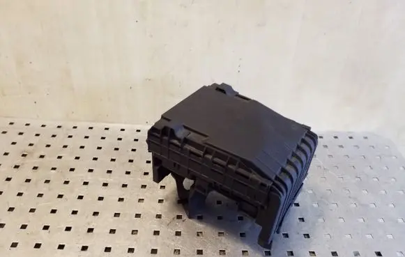 Volkswagen Golf VI Fuse box set 1K0937629A 1K0907361C 1K0937132F