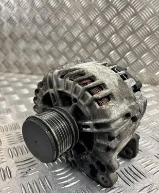 Volkswagen Tiguan Generator/alternator 03L903023A
