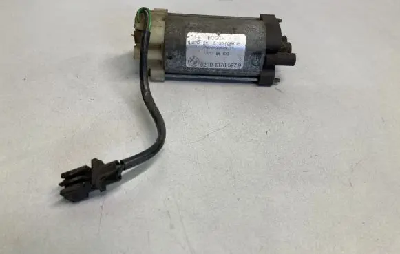 BMW 7 E32 Seat adjustment motor 1378527 521013785279
