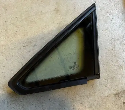 Volkswagen Caddy Front door vent window glass four-door 2K5845411A 2K5845411