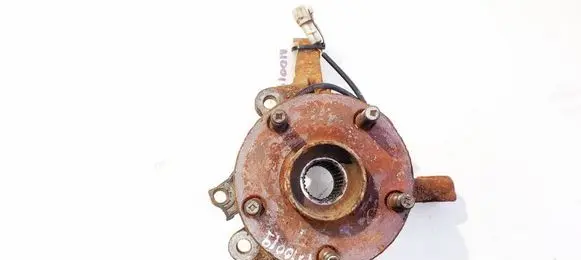 Toyota Corolla Verso AR10 Front wheel hub