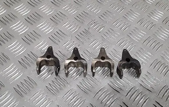 BMW 3 E90 E91 Fuel Injector clamp holder 