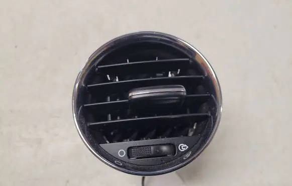 Peugeot 308 Dash center air vent grill 9658515377