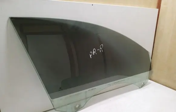 Audi A6 S6 C6 4F Front door window glass four-door 
