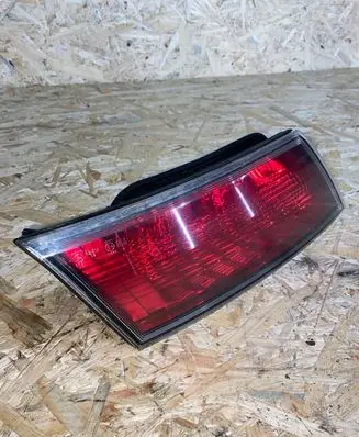 Tailgate rear/tail lights