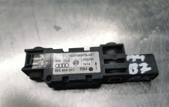 Audi A4 S4 B7 8E 8H Airbag deployment crash/impact sensor 8E0959651