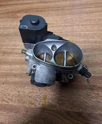 Audi A8 S8 D2 4D Throttle valve 078133154 0280120431