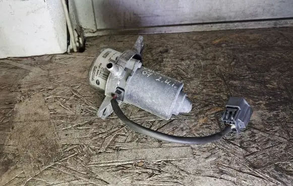 Volvo S40 Vacuum pump 30793023 00898901