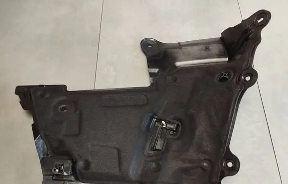 Mercedes-Benz GLC C253 Other engine bay part A2536206600 4013230A