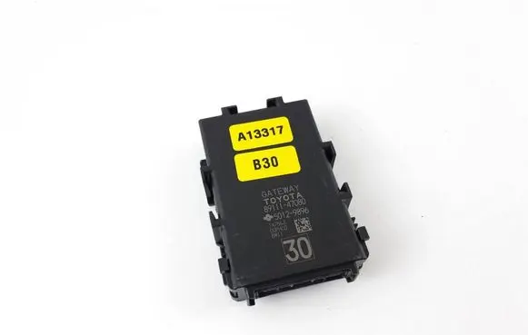 Toyota Prius+ (ZVW40) Gateway control module 8911147080 50129896