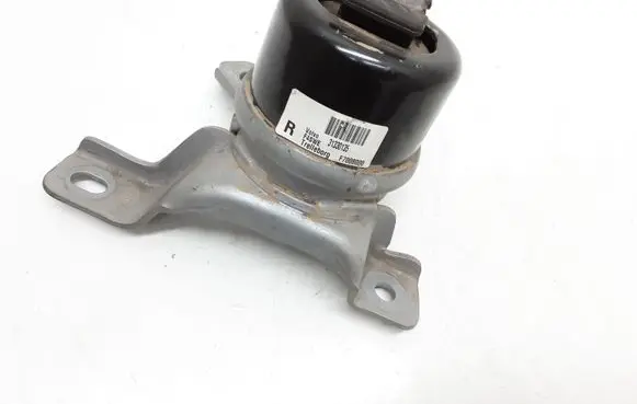 Volvo XC60 Engine mount bracket 31330135