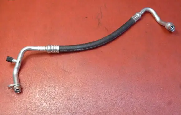 Nissan Navara D23 Air conditioning (A/C) pipe/hose 924804KJ0C