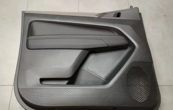 Volkswagen Amarok II Front door card panel trim N1XBE23943FL