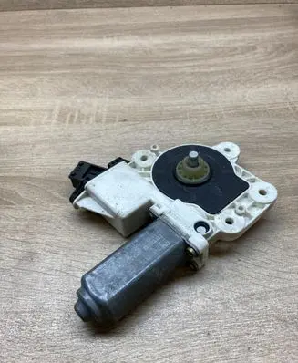 Opel Signum Front door window regulator motor 24414776 106155102