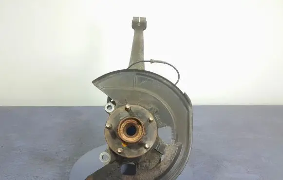 Infiniti QX70 S51 Front wheel hub spindle knuckle